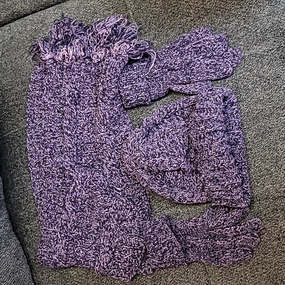 Hat, Scarf, Glove 3 pc set